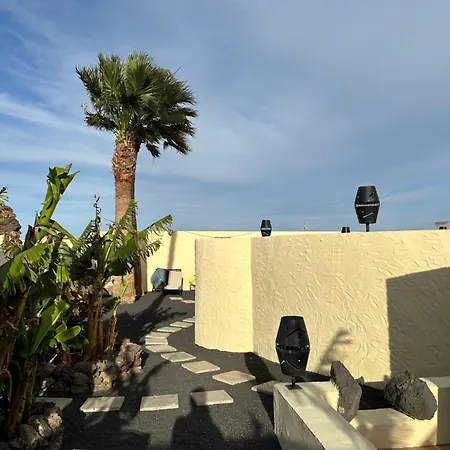 Luxury Canarian With Large Pool And Vila *
