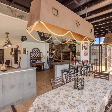 Vila Luxury Canarian With Large Pool And
