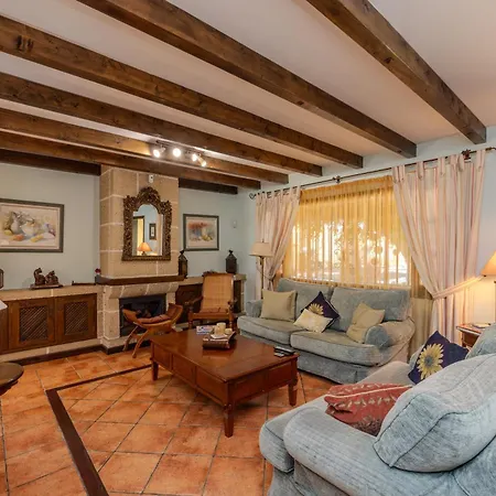 Luxury Canarian With Large Pool And Vila Teguise (Lanzarote)